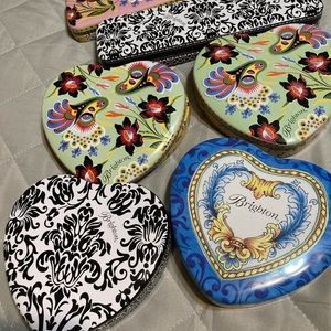 Brighton tins (6)